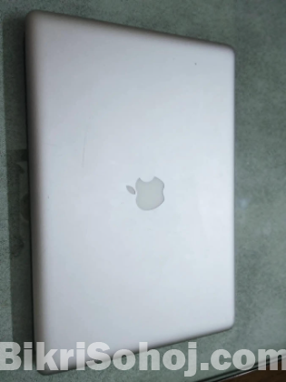 15'' inch Apple Macbook Pro i7 Laptop 8GB Ram 500GB Storage